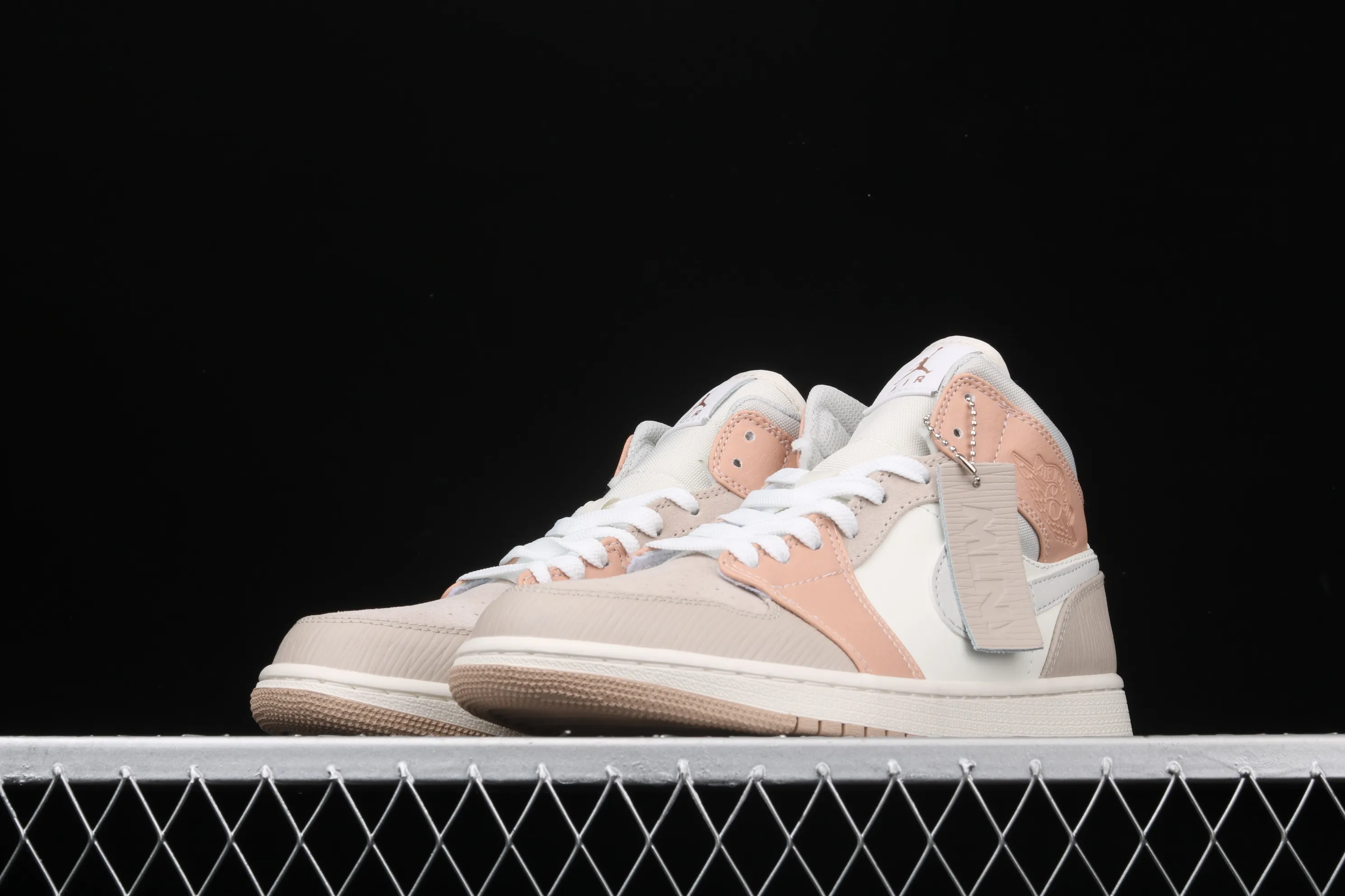All categories Air Jordan Jordan series basketball shoes Air Jordan 1 Mid Air Jordan 1 Mid AJ1 Joe 1 Khaki Milan light gray beige stitching milky white mid-top CV3044-100